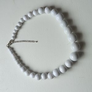 [Gift With Purchase] Chunky White Bead Necklace
